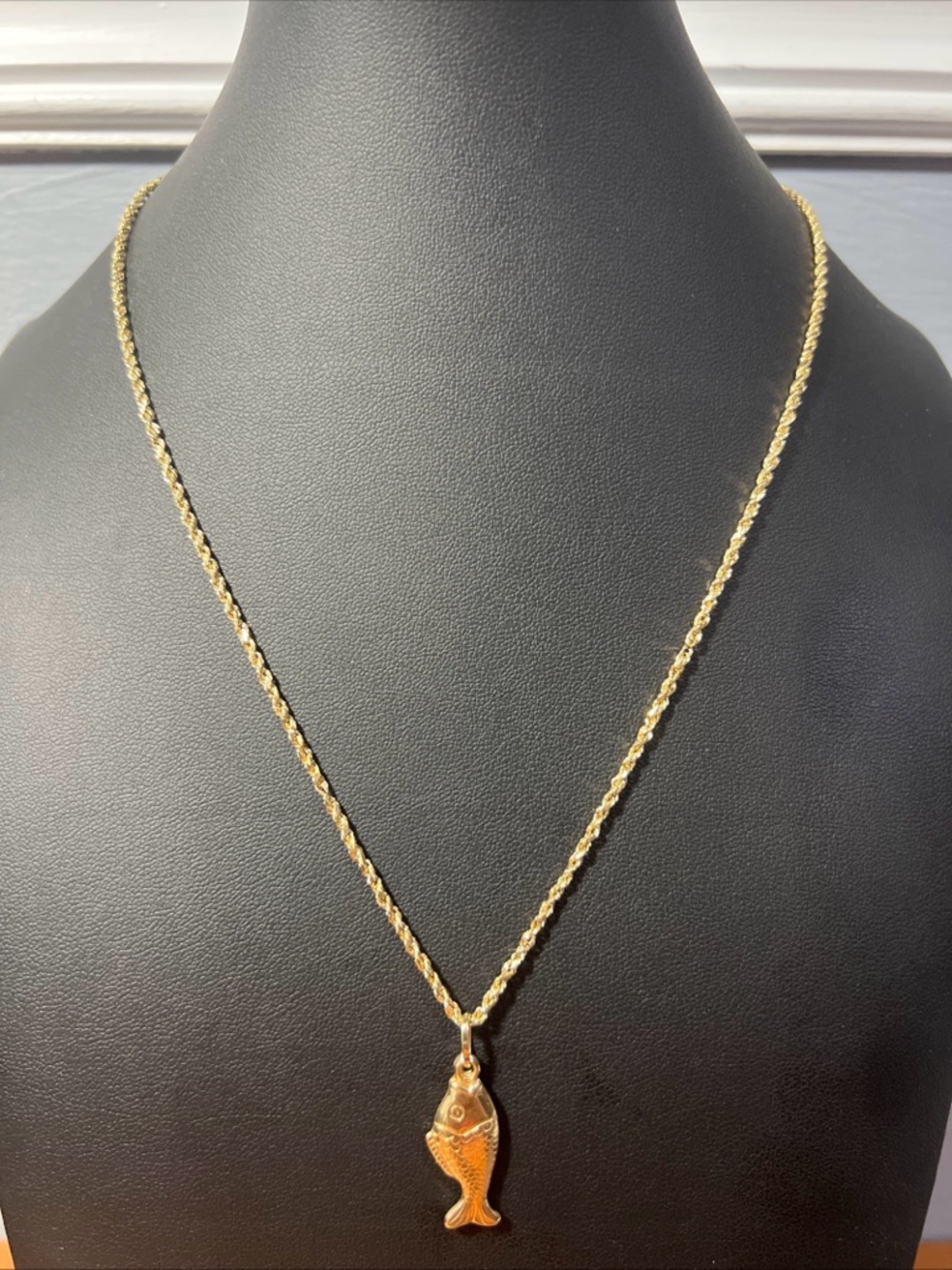 14K Yellow Gold 19.5” Rope Chain Necklace W/14K Yellow Gold Lucky Fish Pendant